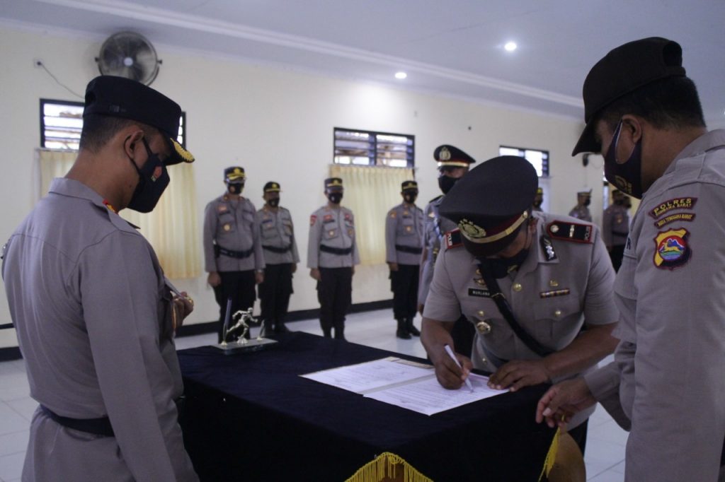 Kapolres KSB AKBP Heru Pimpin Sertijab, Ipda Nurlana Jabat  Kapolsek KP3 Poto Tano