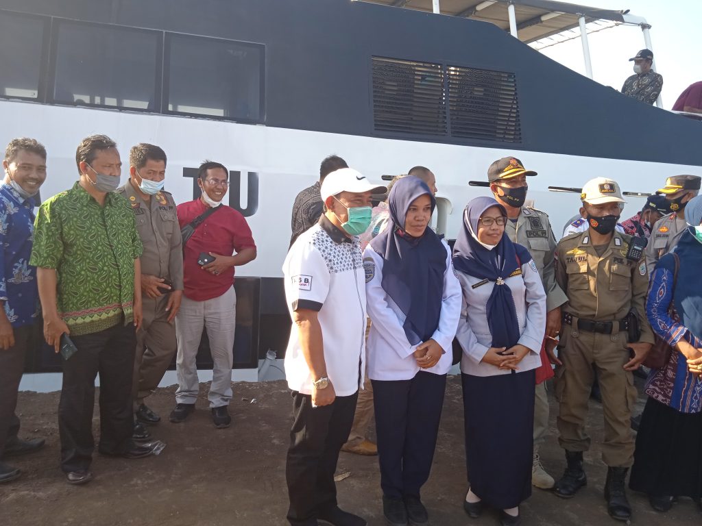 Bupati KSB Launching Pelayaran Perdana Kapal Cepat Poto Tano – Labuan Lombok