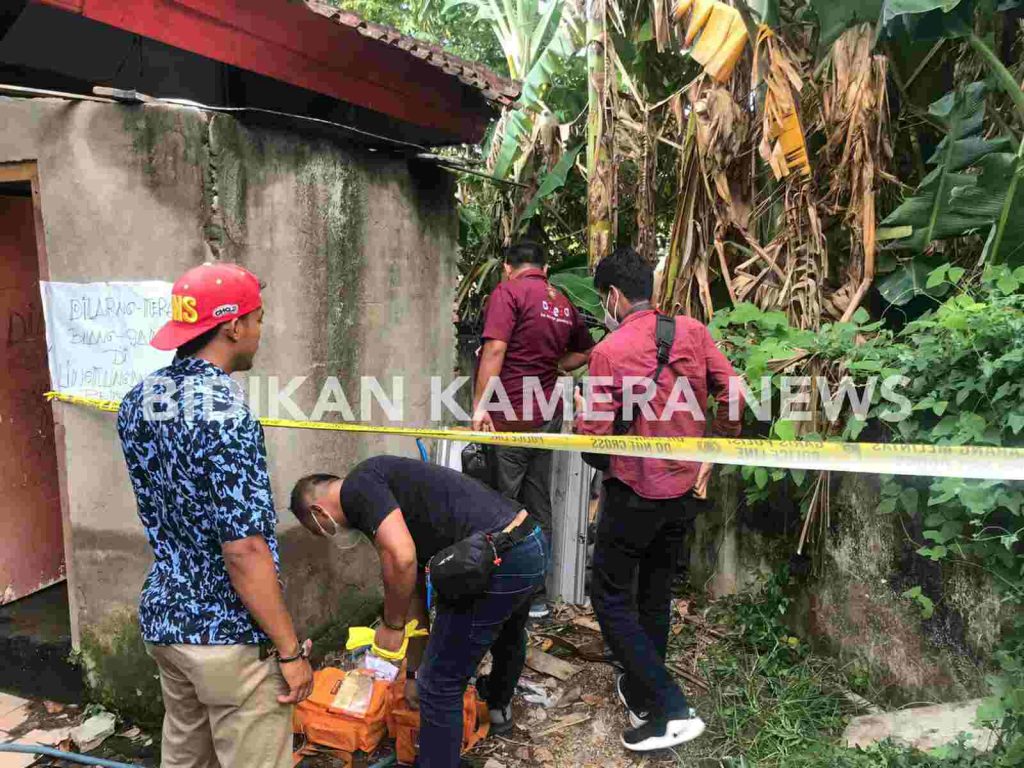 Polisi Olah TKP Penemuan Jasad Bayi di Samping Toko Boxi