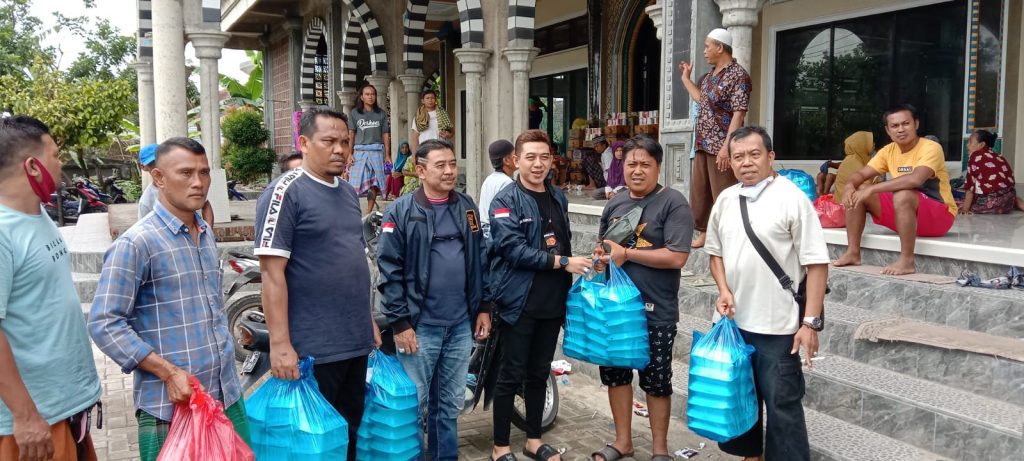 BM Kingdoom Gerak Cepat, Salurkan Bantuan Ratusan Nasi Kotak di Kecamatan Gunung Sari