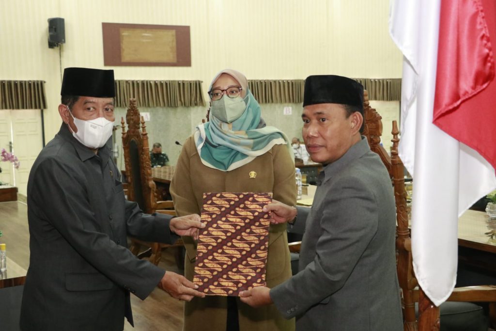 Sidang Paripurna Ke 6, DPRD KSB Setujui 9 Raperda Menjadi Perda