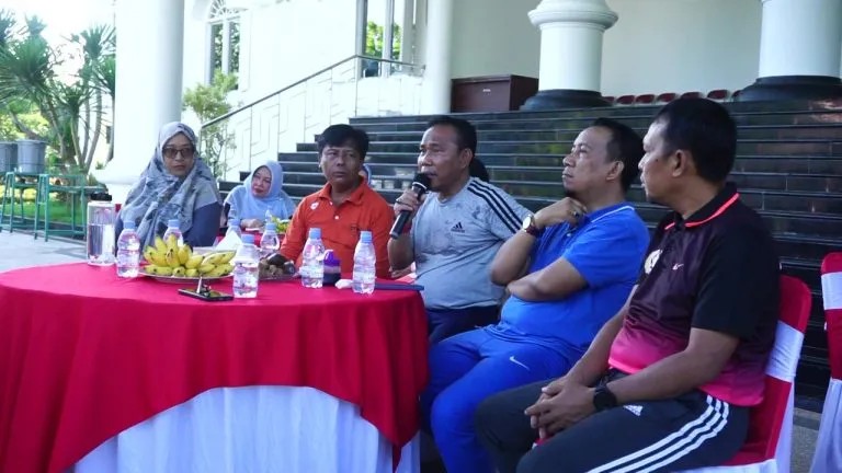 Bupati KSB : Pentingnya Kekompakan Dalam Meraih Prestasi Para Atlit