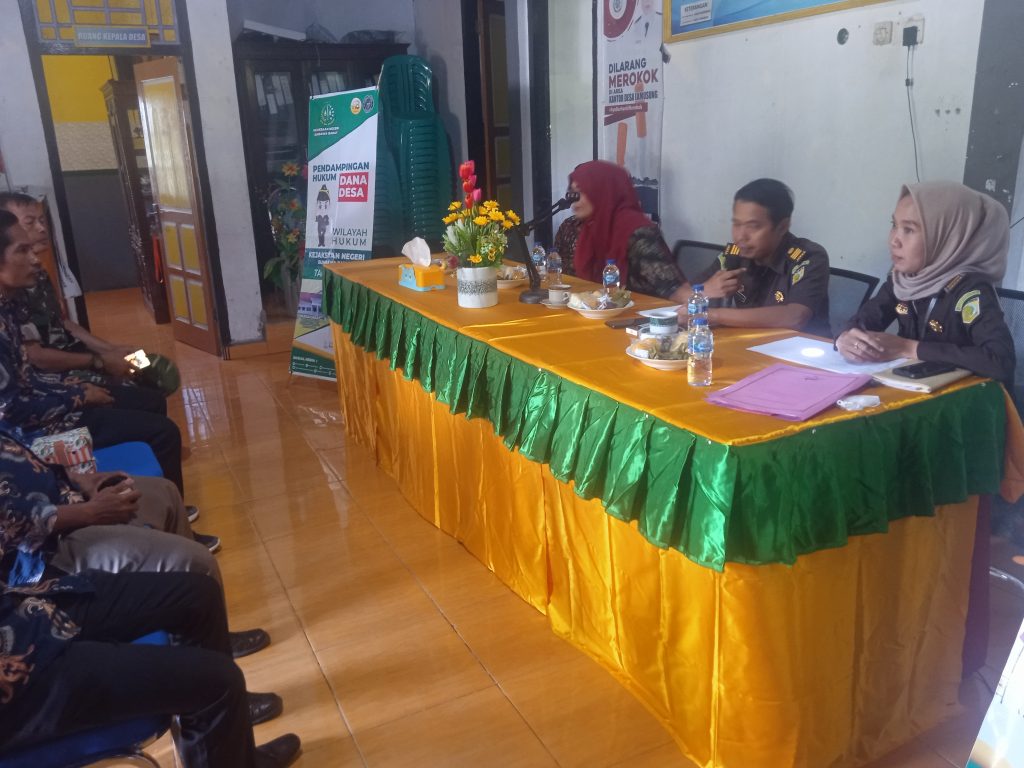 Kejari KSB Beri Pendampingan Hukum Dana Desa Di Desa Lamusung dan Tapir