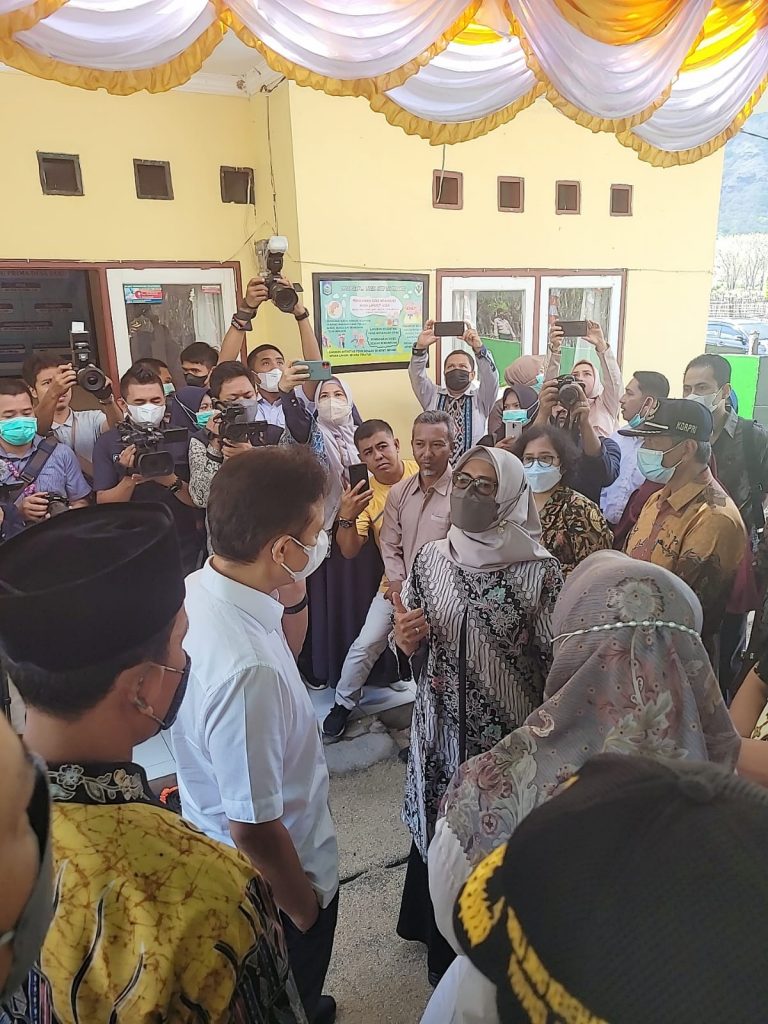 Menteri Kesehatan Sebut PKM Jereweh ” Terbaik ” Yang Pernah Dikunjungi