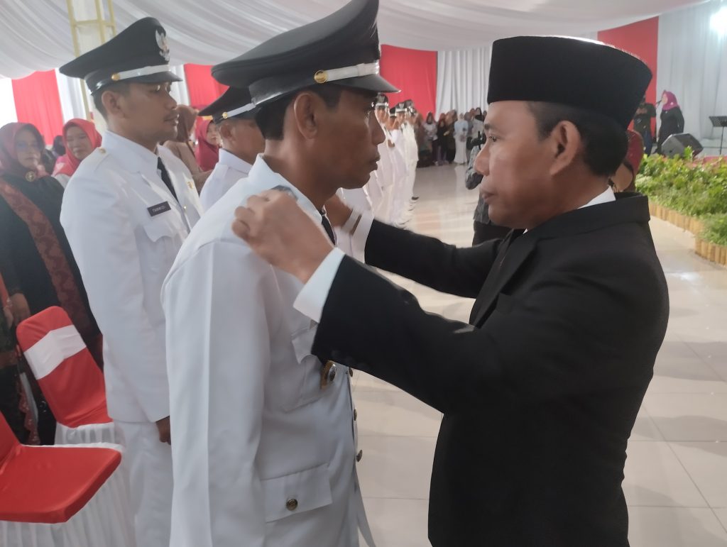 Bupati Minta Kepada Kades Terpilih, Jangan Sembarangan Main Pecat Staf Desa.