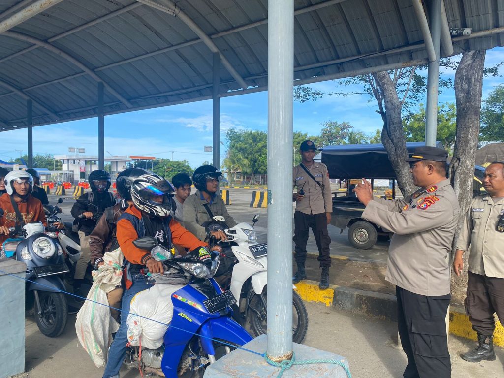 JUM’AT CURHAT KAPOLSEK KPL TANO AJAK PENGGUNA JASA TETAP JAGA KAMTIBMAS.