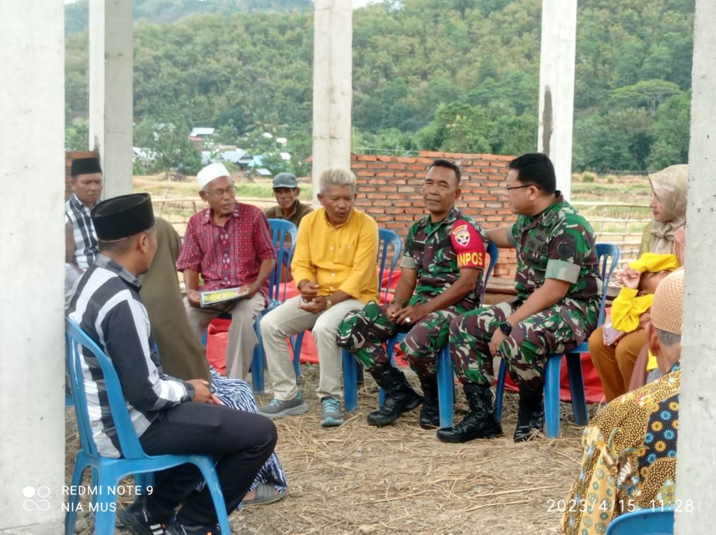 Dandim 1628/SB Hadir Di Bima Berikan Bantuan Pembangunan Musholla Al Mubarok Desa Ntonggu