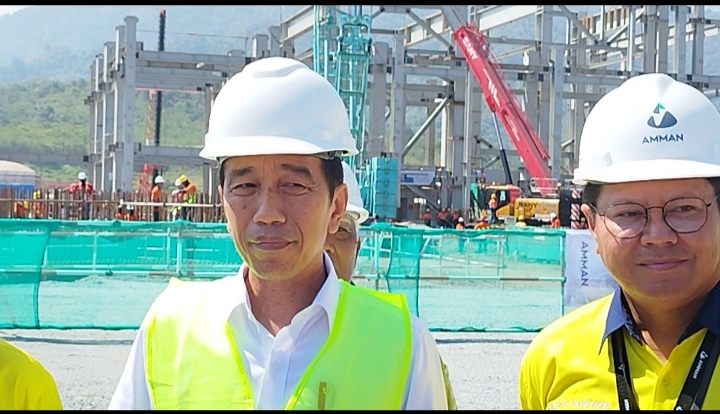 Presiden Djokowidodo, Pastikan Pembangunan Smelter PT AMMAN Selesai Pertengahan 2024.