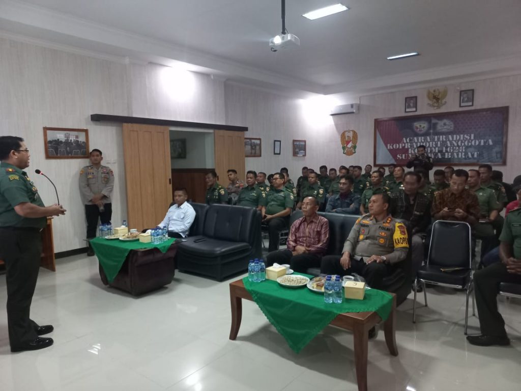 Bersama Media Membangun Bangsa, Dandim 1628/SB  Gelar “nobar” Kasad Award 2023