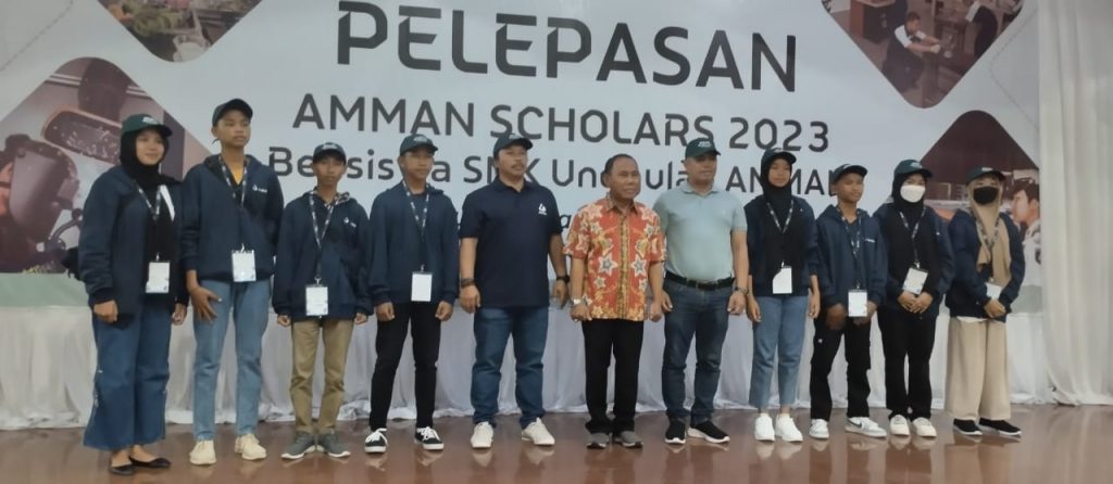 85 Pelajar Penerima Bea Siswa SMK Unggulan PT Amman Resmi Dilepas Bupati Sumbawa Barat 