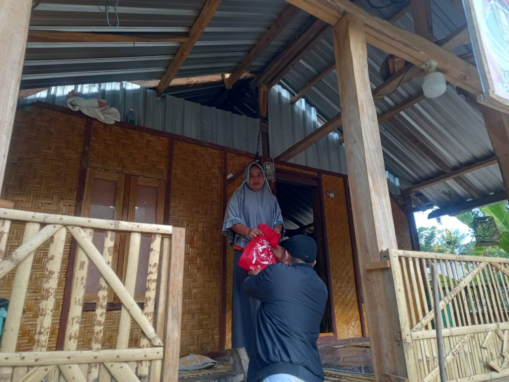 Hari Jadi IJTI ke 25 Puluhan Paket Sembako Dibagiakan  Pada Masyarakat.
