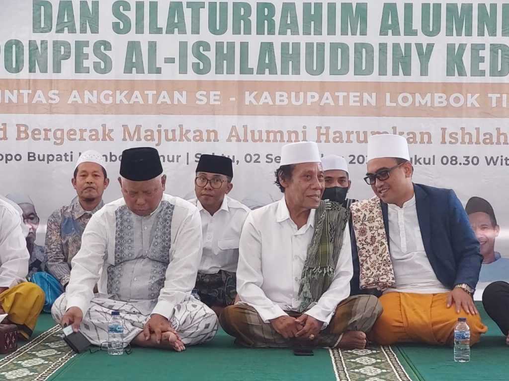Ratusan Alumni Ponpes Al-Ishlahuddiny Ratiban Akbar di Pendopo Bupati Lombok Timur