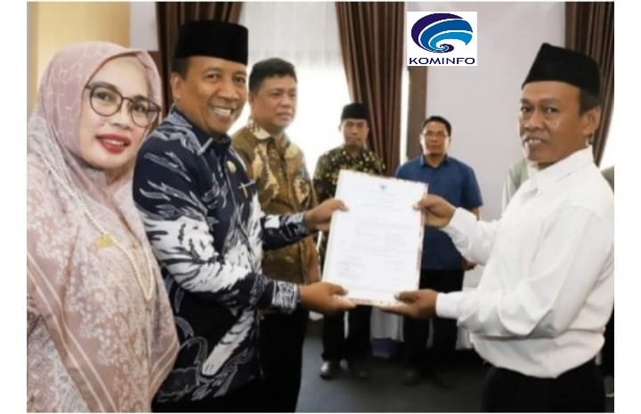 Wabup Pimpin Acara Mutasi Kepsek SD dan TK Di Kabupaten Sumbawa Barat