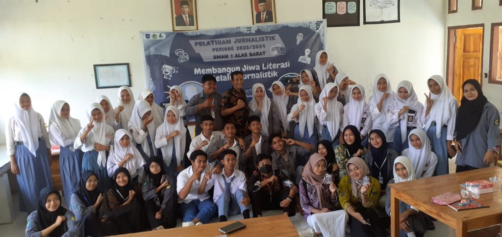 SMA Negeri 1 Alba Sumbawa Gelar Pelatihan Ekskul Jurnalistik