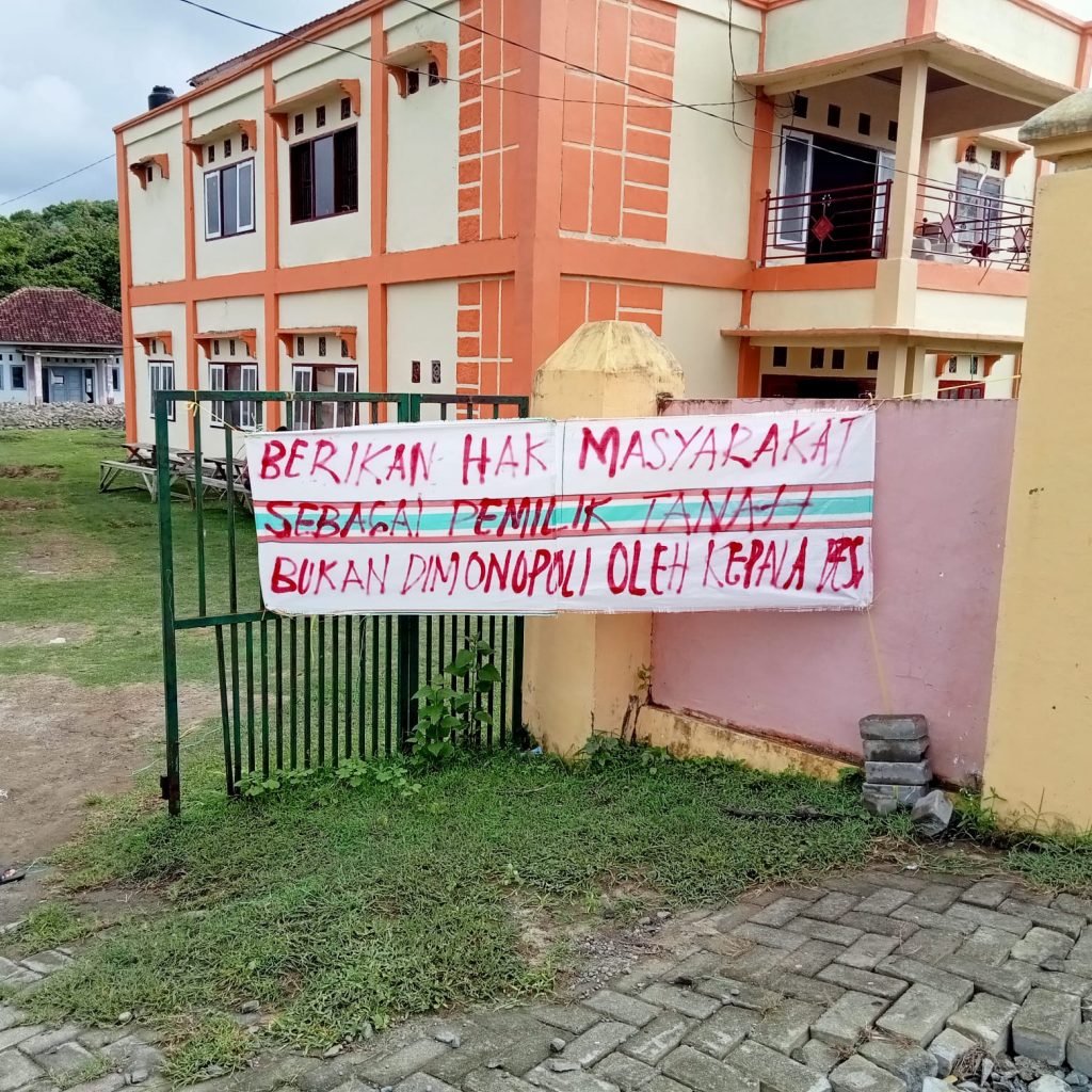 Tidak Transparan Atas Kepemilikan Lahan, Kades Tongo Didemo Warga Pemilik Tanah.