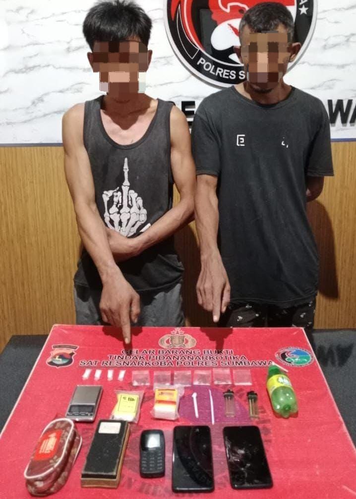Satresnarkoba Polres Sumbawa Ringkus 2 Pria Terduga Pengedar Sabu Di Gontar Alas Barat