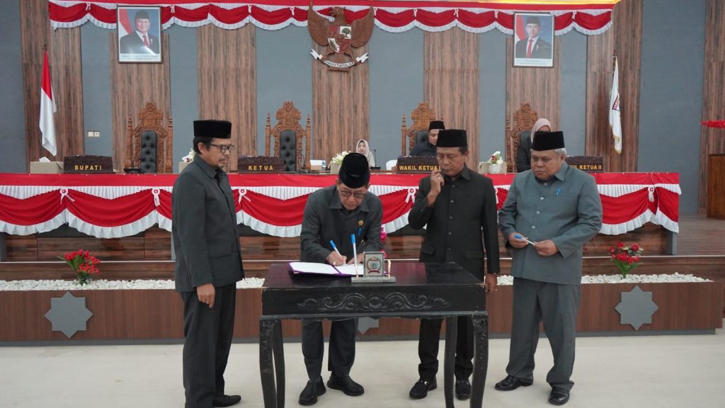 DPRD KSB Gelar Rapat Paripurna Penanda Tanganan MoU RPJMD Tahun 2025 – 2030