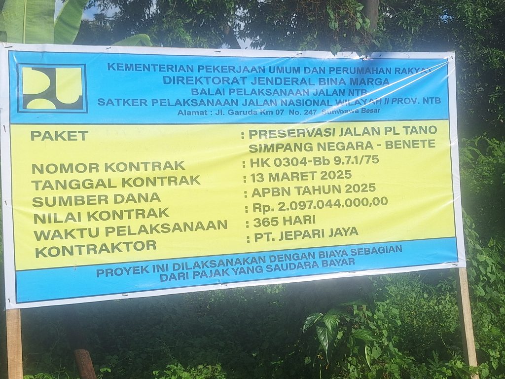 Ironis, Paket Jalan Negara Tano Simpang Negara – Benete, Hanya Tambal Sulam Dengan Anggaran 2 Milyar ” dikerjakan Asal – asalan