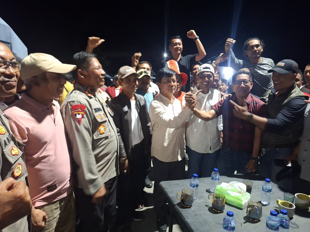 Gubernur NTB Lalu Muhamad Iqbal  ” APATIS ”  Tentang PPS, Saat Masyarakat Pulau Sumbawa Gelar Aksi Blokade Pelabuhan Poto Tano.