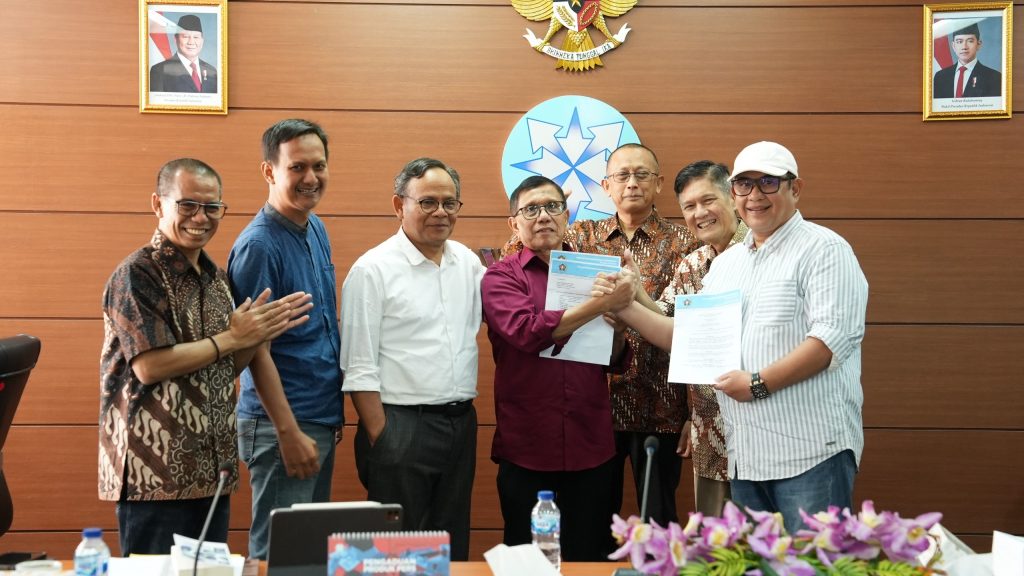 Disaksikan Dewan Pers , PWI Akhirnya Tanda Tangani Bersama Kongres Persatuan