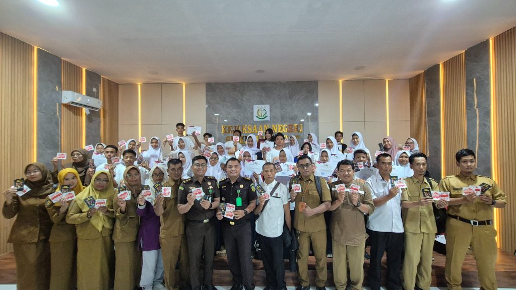 Kampanye Antikorupsi Kejaksaan Negeri Sumbawa Barat Libatkan  Ketua OSIS SMPN Se- Kab. Sumbawa Barat