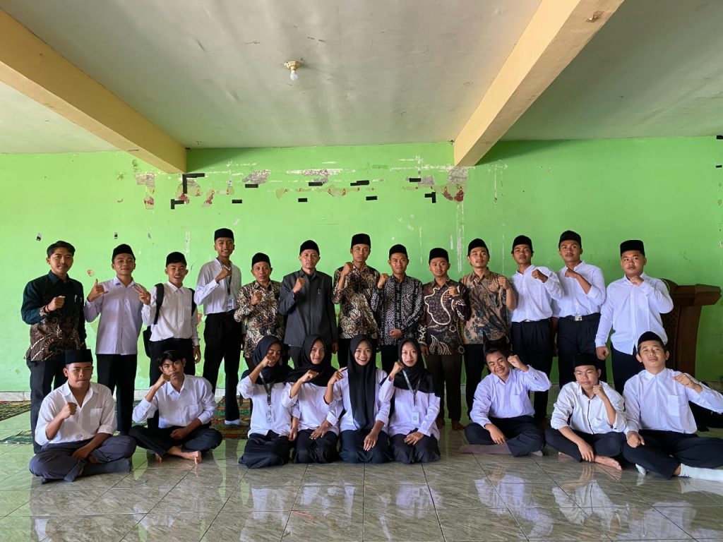 SMK NW Ketangga Catat Sejarah Baru, Lantik OSIS Pertama Kali Dalam Sejarah Sekolah Tersebut