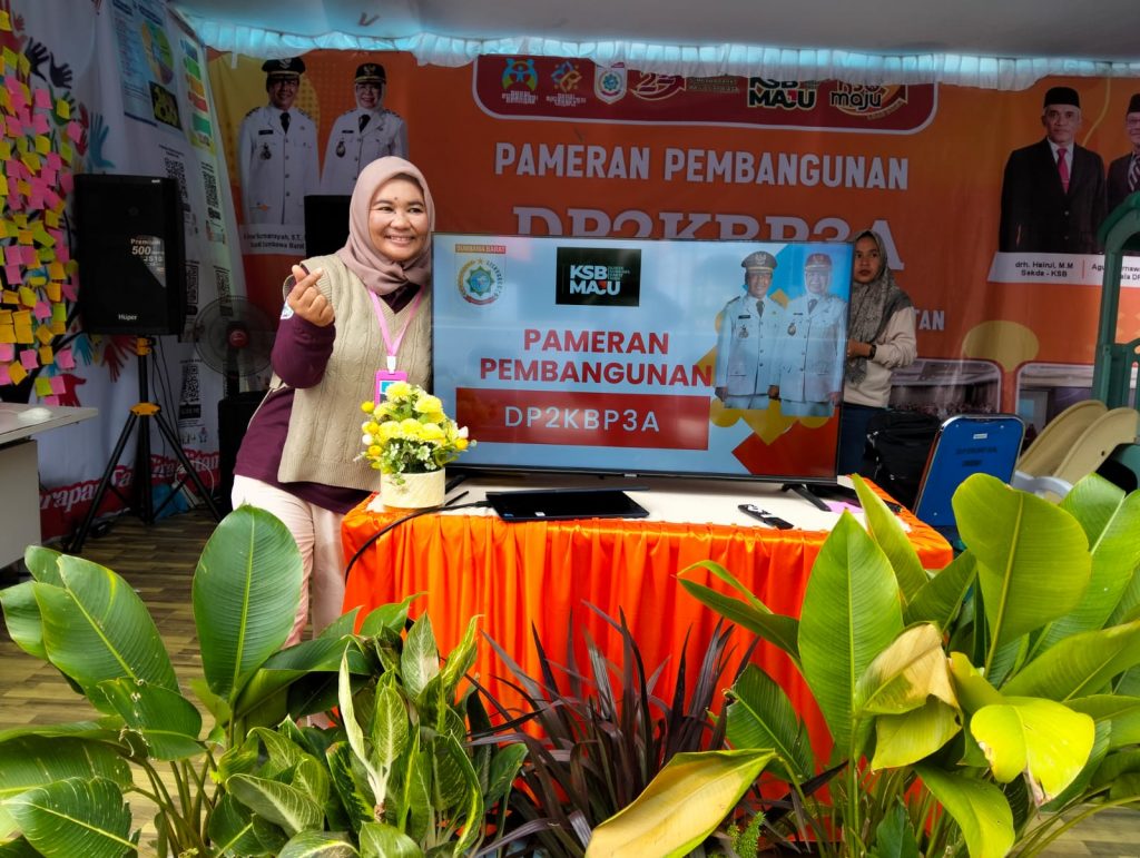 Stand Pameran Ramai Di Kunjungi Semua Kalangan, DP2KBP3A KSB Beri Penyuluhan & Edukasi